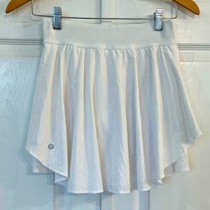 Lululemon SKORT size 4!!!